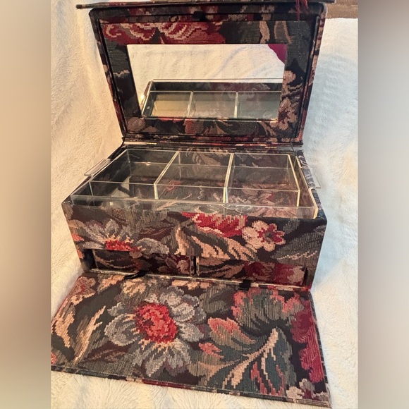Floral Jewelry Organizer with Mirror